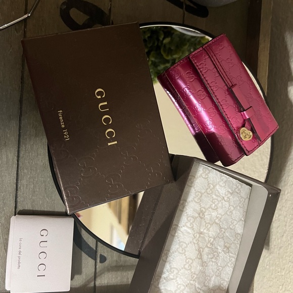 EUC  GUCCI ENAMEL Leather 6 KEY CASE PINK GG - Picture 6 of 6